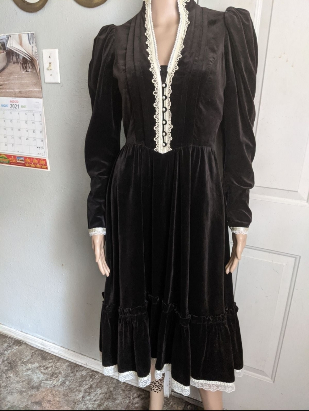 Gunne Sax Vintage-Inspired Black Velvet Lace-Trim Midi Dress